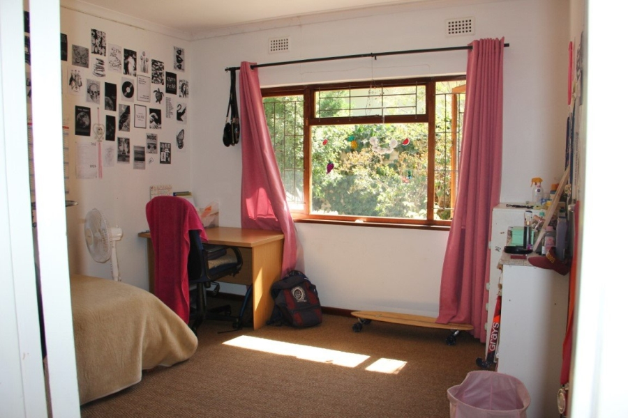 To Let 3 Bedroom Property for Rent in Golden Acre Western Cape